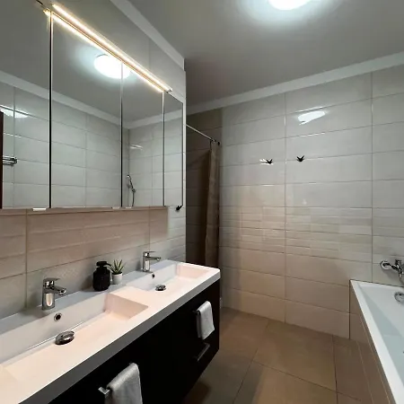 Majablu - Wellness Retreat Lägenhet Siófok